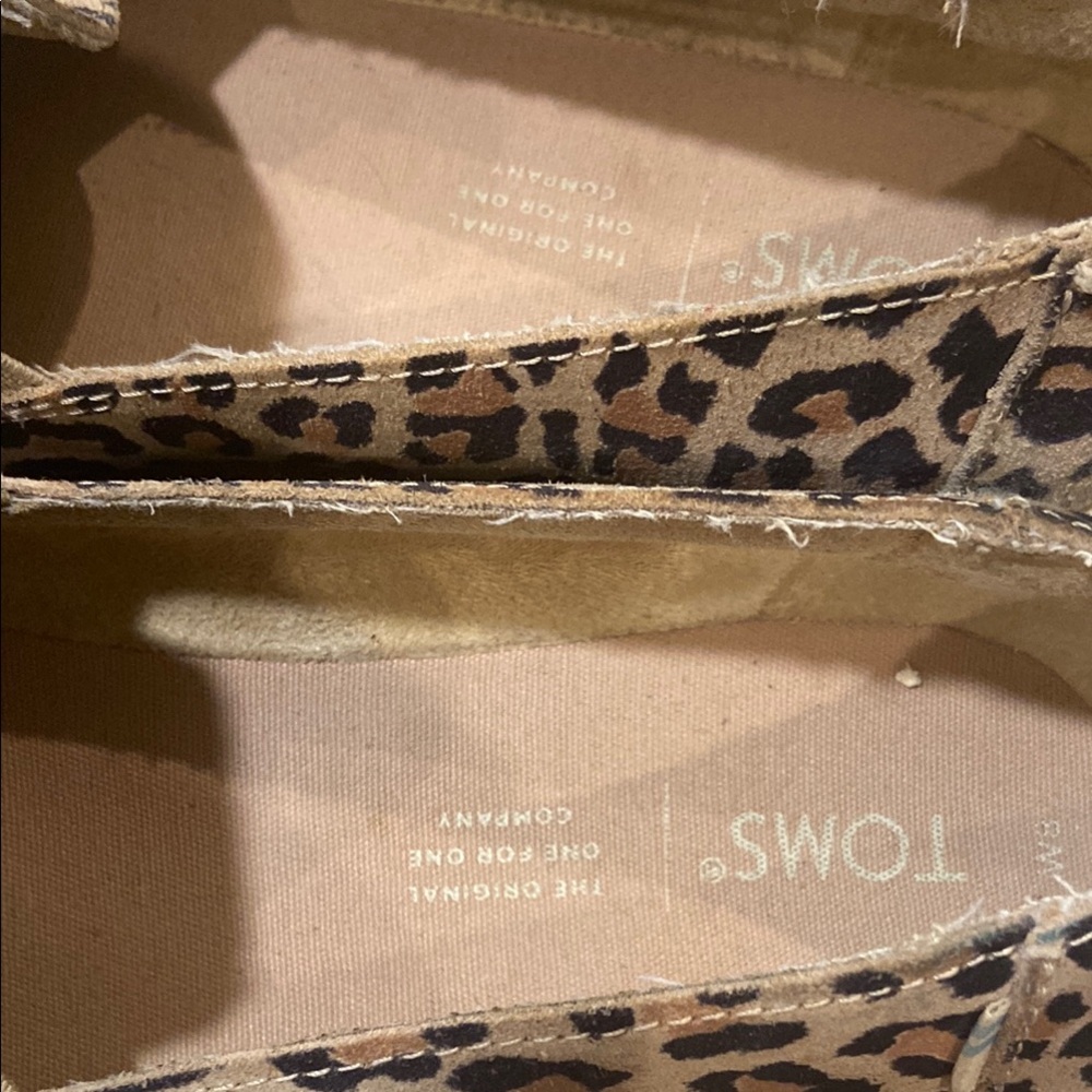 Toms Animal Print Flats size 8!! - Picture 3 of 8